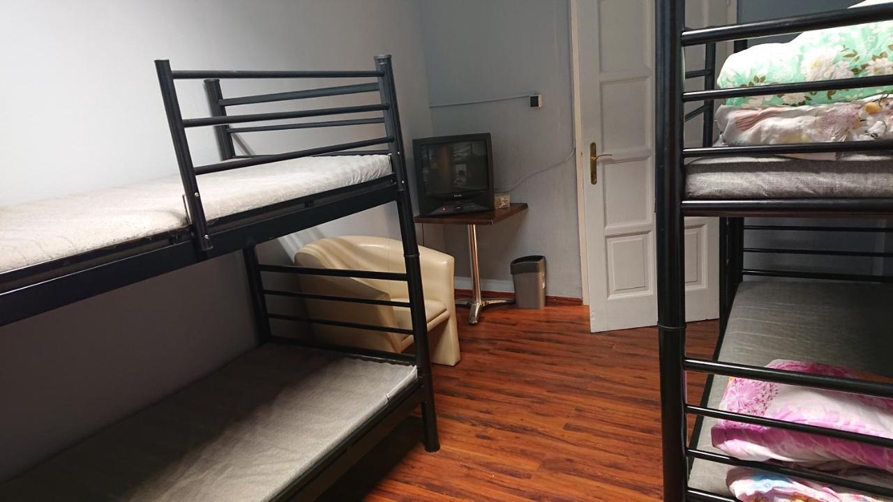 Pillango Munkasszallo Hostel Budapeszt Zewnętrze zdjęcie